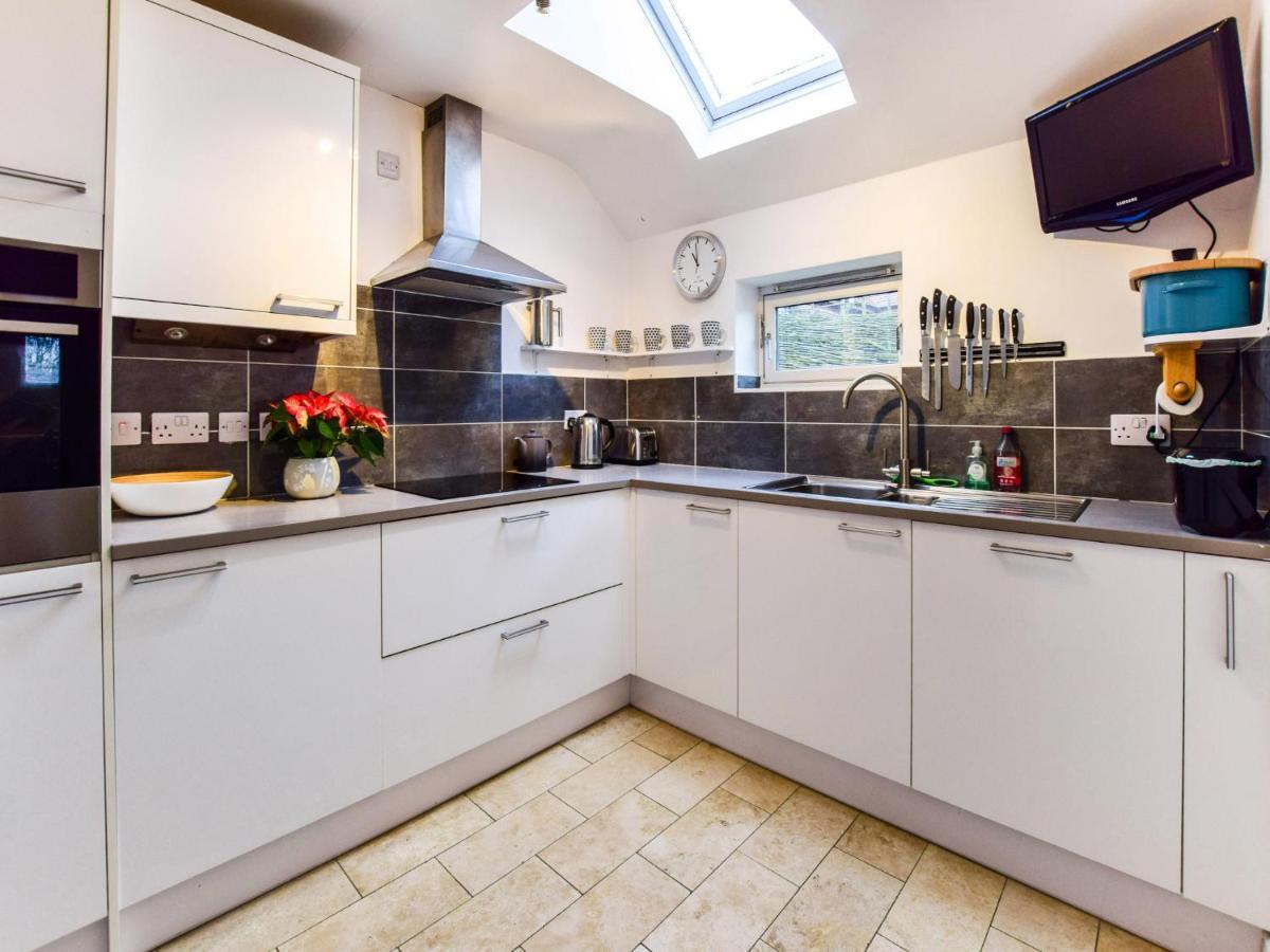 Holiday home Granary, *